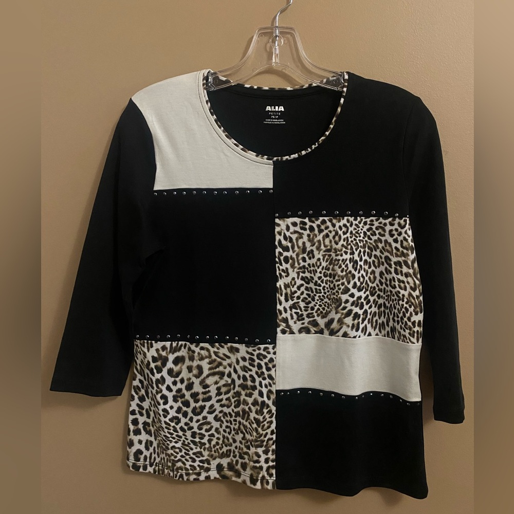 ALIA Petite Black & White Colour Block Cheetah Print Top